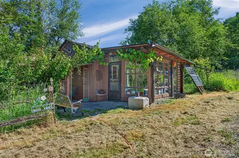165 Barr Rd, Rosburg, WA 98643