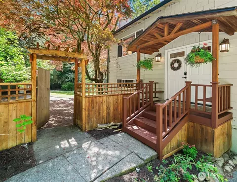8760 SW 190th St, Vashon, WA 98070