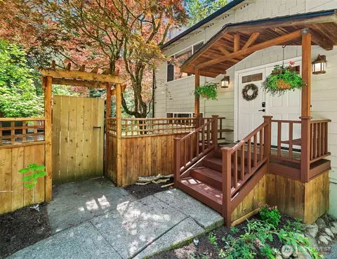 8760 SW 190th St, Vashon, WA 98070