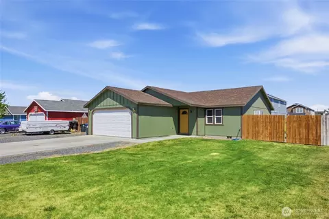709 N Paxson Dr, Moses Lake, WA 98837