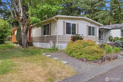 18425 NE 95th St #221, Redmond, WA 98052