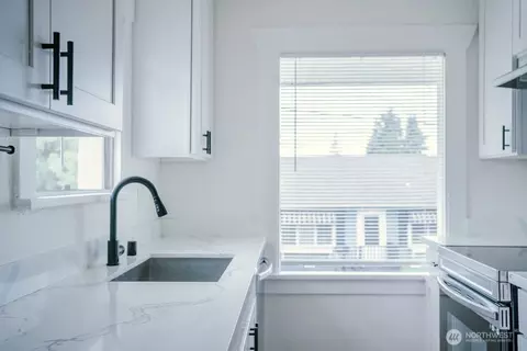Kitchen - 1312 39th St, Everett, WA 98201 photo 1 of 3