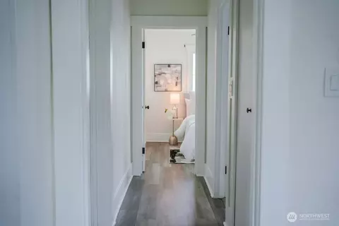 Entry Way - 1312 39th St, Everett, WA 98201 photo 3 of 3