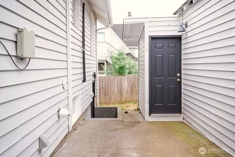 Exterior - 1312 39th St, Everett, WA 98201 photo 2 of 2