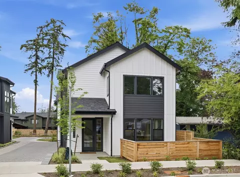 12426 NE 90th St, Kirkland, WA 98033