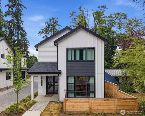 12426 NE 90th St, Kirkland, WA 98033