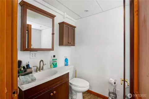 Bath - 1910 173rd St SE, Bothell, WA 98012 photo 3 of 3