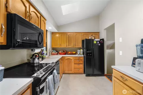 Kitchen - 1910 173rd St SE, Bothell, WA 98012 photo 1 of 3