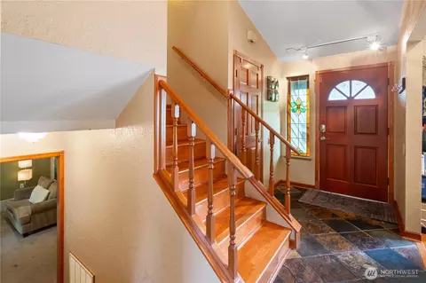 Entry Way - 1910 173rd St SE, Bothell, WA 98012 photo 4 of 4