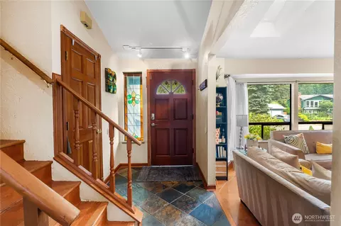 Entry Way - 1910 173rd St SE, Bothell, WA 98012 photo 1 of 4