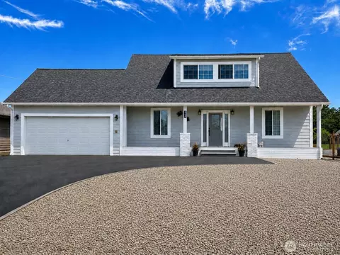 214 Canal Dr NE, Ocean Shores, WA 98569