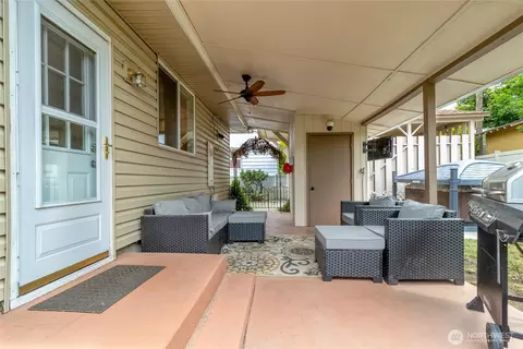 Exterior - 12 Francis Dr, Walla Walla, WA 99362 photo 3 of 5
