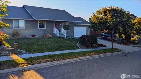2051 Lasso Dr, Wenatchee, WA 98801