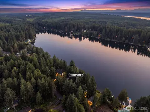 861 E Trails End Dr, Belfair, WA 98528