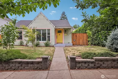304 W 32nd St, Vancouver, WA 98660