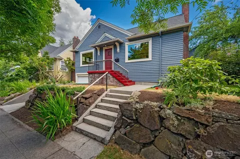 2562 6th Ave W, Seattle, WA 98119