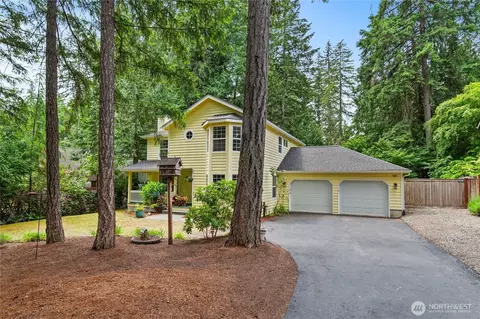 731 E Lakeshore Dr, Allyn, WA 98524
