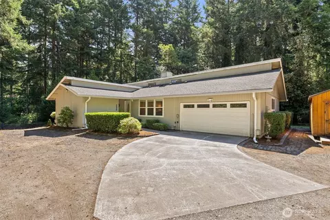 4938 Hilton Rd NE, Olympia, WA 98516