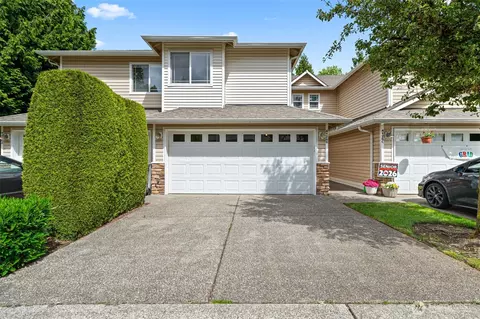 4126 214th St SW #B, Mountlake Terrace, WA 98043