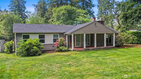 10004 Lake Steilacoom Dr SW, Lakewood, WA 98498