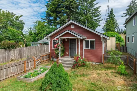3622 W E St, Bremerton, WA 98312