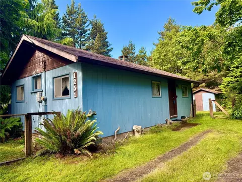 1251 S Ocosta St S, Westport, WA 98595