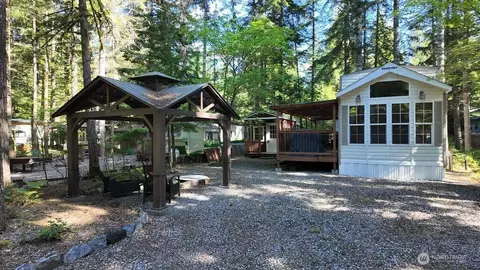 25 Drial Loop, Deming, WA 98244