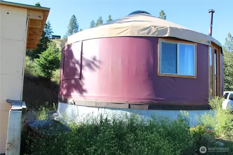 9750 Nahahum Canyon Rd, Cashmere, WA 98815