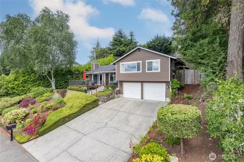 18412 11th Ave NE, Poulsbo, WA 98370