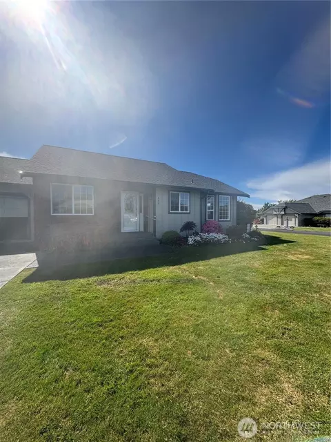 880 N Oxford Way, Sequim, WA 98382