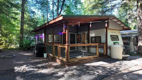 131 Drial Loop, Deming, WA 98244