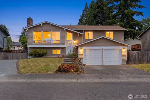 13712 SE 233rd St, Kent, WA 98042