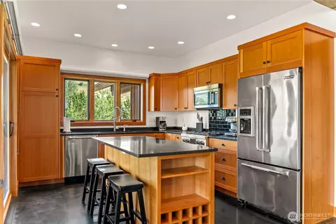 Kitchen - 14 Wright Rd, Winthrop, WA 98862 photo 2 of 4