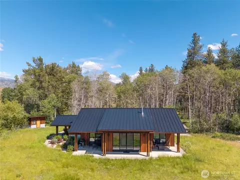 Exterior - 14 Wright Rd, Winthrop, WA 98862 photo 1 of 9