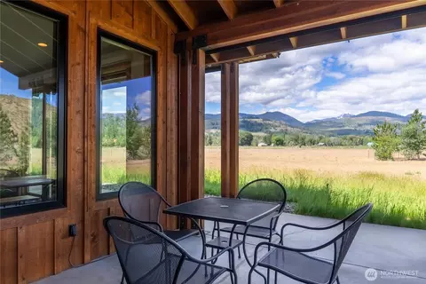Exterior - 14 Wright Rd, Winthrop, WA 98862 photo 3 of 9