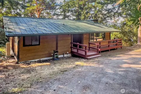 2110 Gull Way, Camano Island, WA 98282
