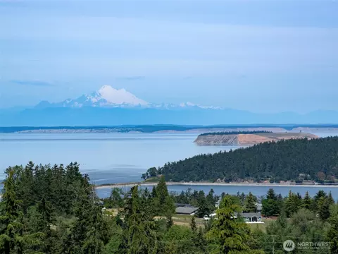 327 Clearview Ln, Sequim, WA 98382