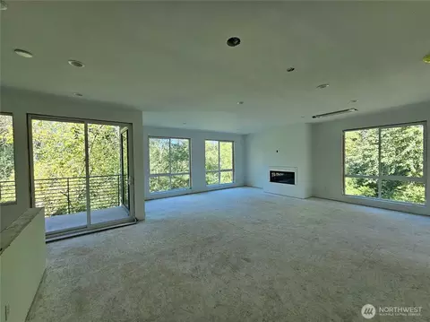 14892 NE Hs Apt 7 Ne 2nd Ct, Bellevue, WA 98007