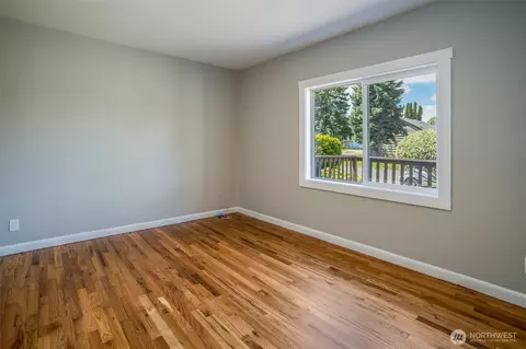 Living - 308 29th Ave, Longview, WA 98632 photo 3 of 3
