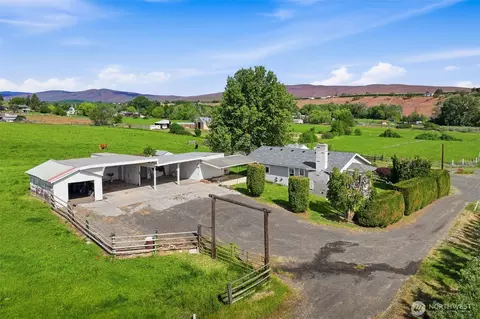 13608 Wide Hollow Rd, Yakima, WA 98908
