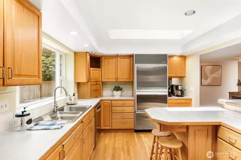 Kitchen - 17529 93rd Ave NE, Bothell, WA 98011 photo 1 of 5