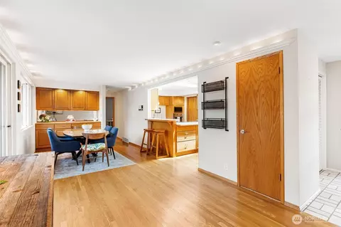 Dining - 17529 93rd Ave NE, Bothell, WA 98011 photo 2 of 2