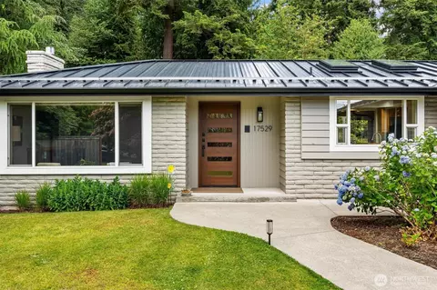 Exterior - 17529 93rd Ave NE, Bothell, WA 98011 photo 3 of 10