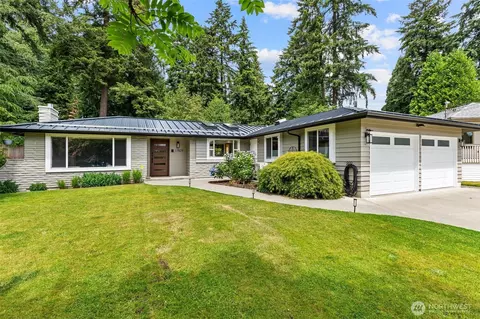 Exterior - 17529 93rd Ave NE, Bothell, WA 98011 photo 2 of 10