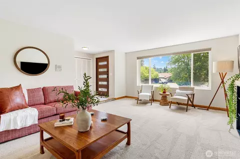 Living - 17529 93rd Ave NE, Bothell, WA 98011 photo 2 of 3