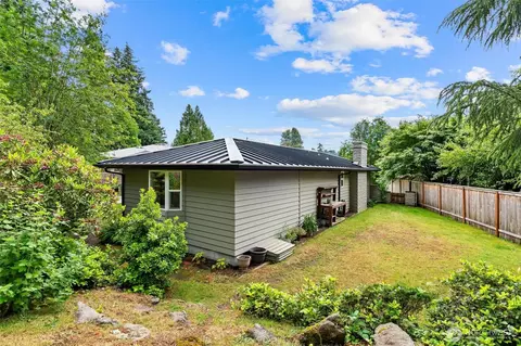 Exterior - 17529 93rd Ave NE, Bothell, WA 98011 photo 9 of 10