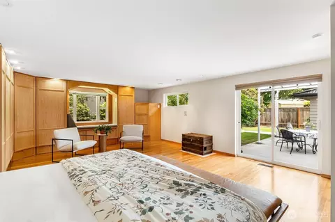 Bedroom - 17529 93rd Ave NE, Bothell, WA 98011 photo 1 of 4
