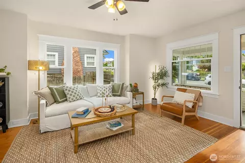 Living - 2001 Rainier Ave, Everett, WA 98201 photo 2 of 2