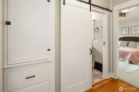 Entry Way - 2001 Rainier Ave, Everett, WA 98201 photo 4 of 4