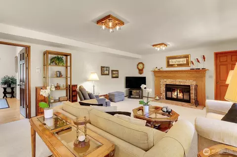Living - 14525 26th Dr SE, Mill Creek, WA 98012 photo 6 of 6